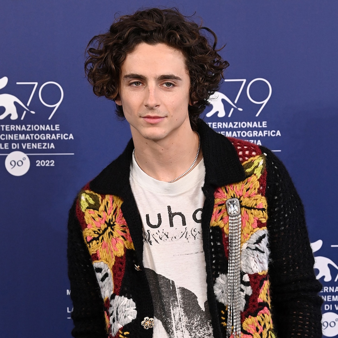 Timothée Chalamet Is a Bloody Cannibal in Bones and All Trailer Timothée Chalamet Is a Bloody Cannibal in Bones and All Trailer